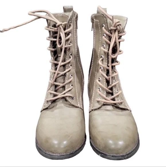 Express Grey Faux Leather Lace Up Heeled Boots Size 7 - Picture 3 of 8